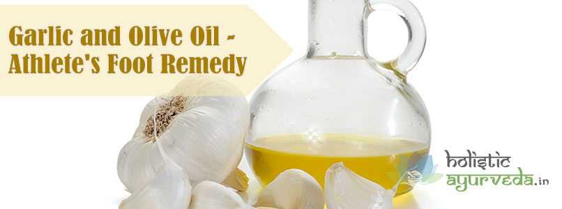 Garlic and Olive Oil Athlete's Foot Remedy